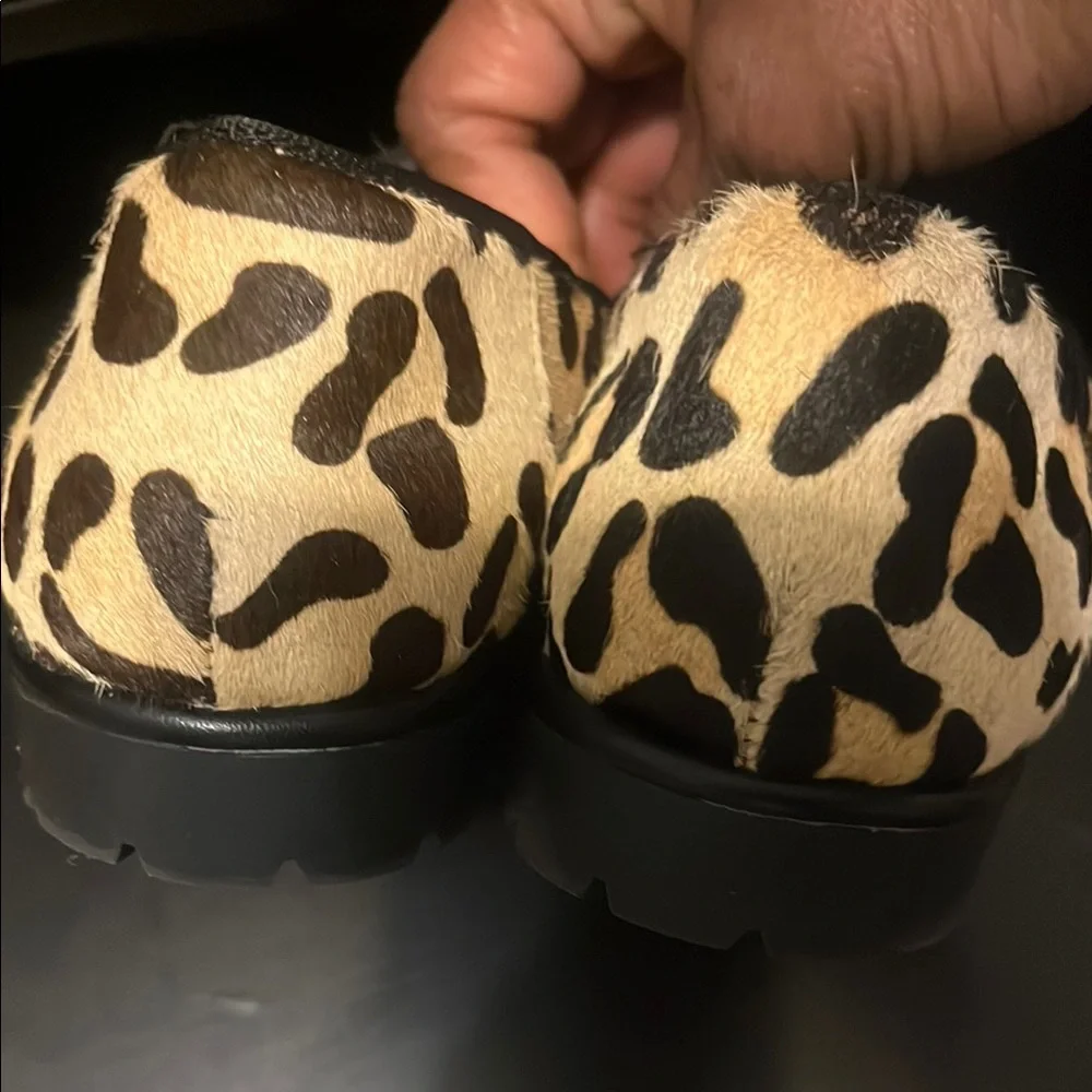 Me Too Women's Leopard Print Loafers - Picture 5 of 7